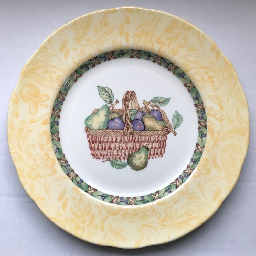 Tudor Full Fruits Salad Plate England